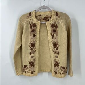 Vintage unbranded crocheted floral detail open front cardigan sweater small/36